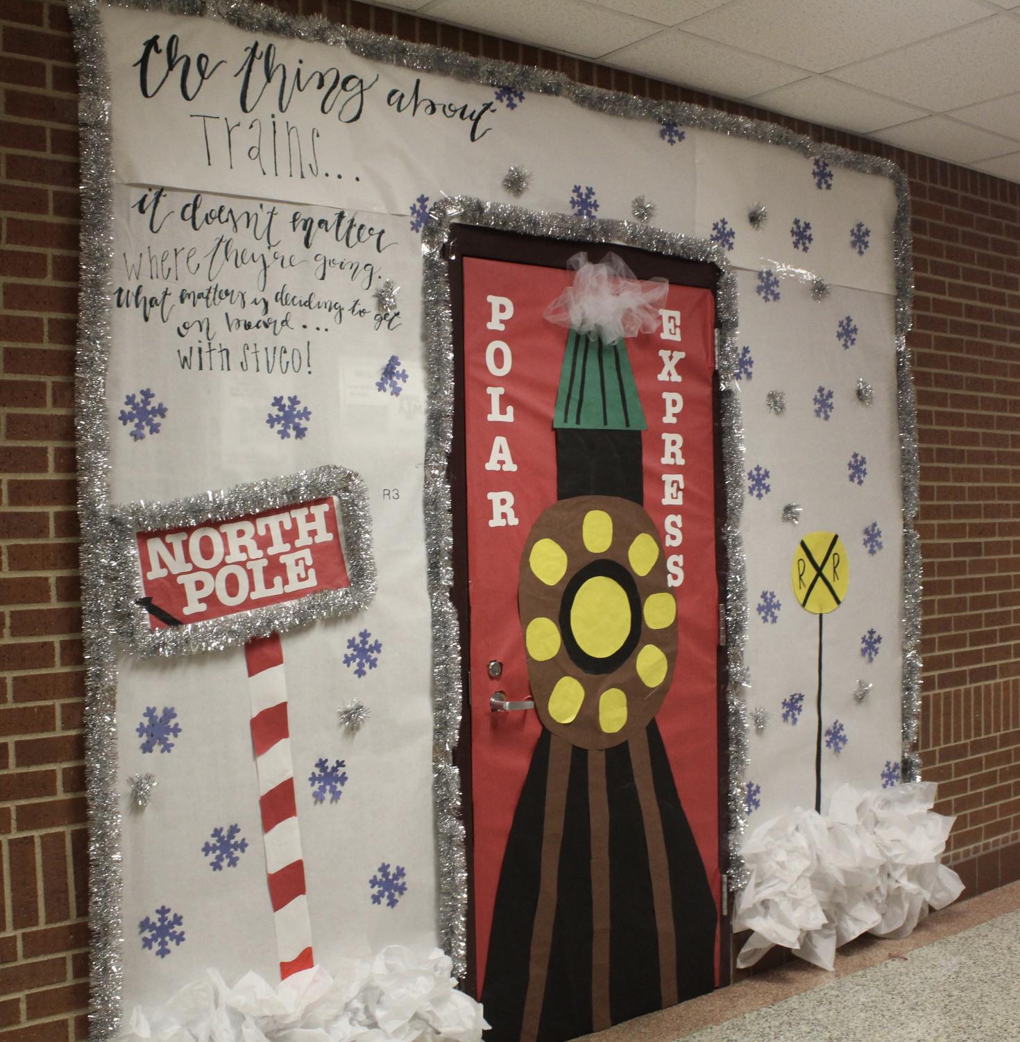 Holiday Door Decorating Contest – The Uproar