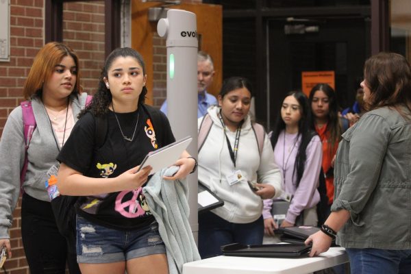 Students enter through the Evolv Express systems